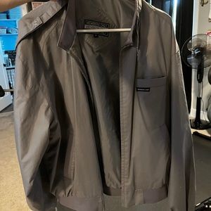 Gray members only retro code. Men’s size medium. Great condition.